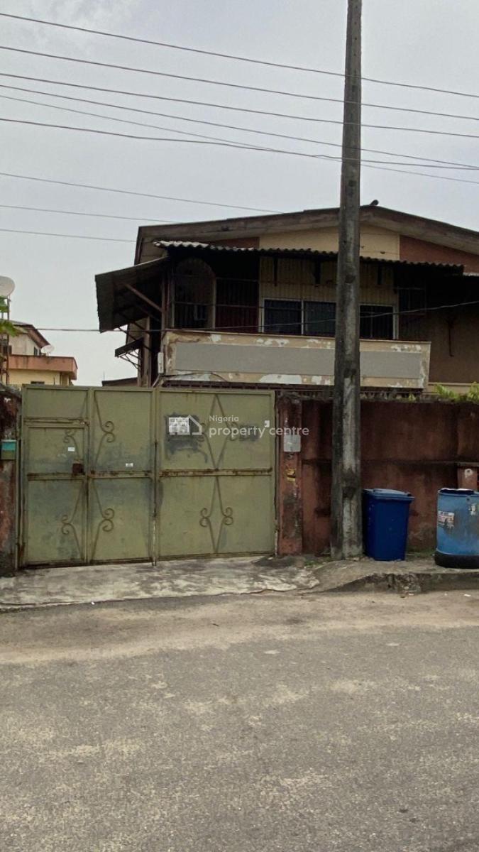 a Block of Flat on a Storey Building, Bode Thomas, Bode Thomas, Surulere, Lagos, Block of Flats for Sale