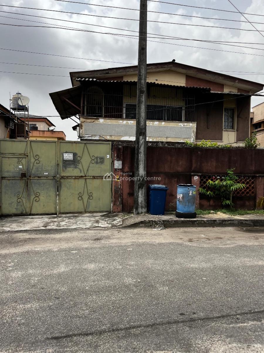 a Block of Flat on a Storey Building, Bode Thomas, Bode Thomas, Surulere, Lagos, Block of Flats for Sale