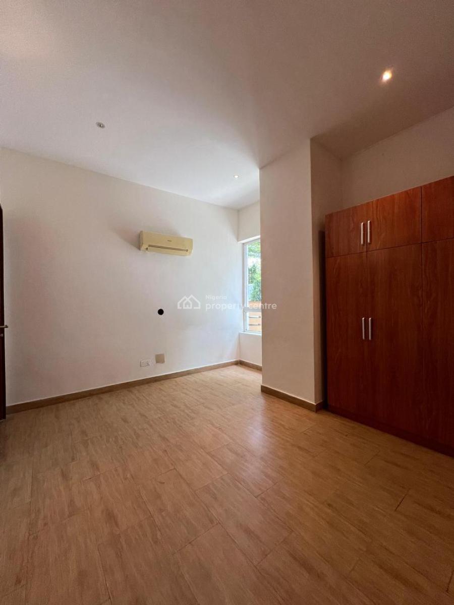 Delightful Exquisite Waterfront 3-bedroom Apartment, Banana Island, Ikoyi, Lagos, Block of Flats for Sale