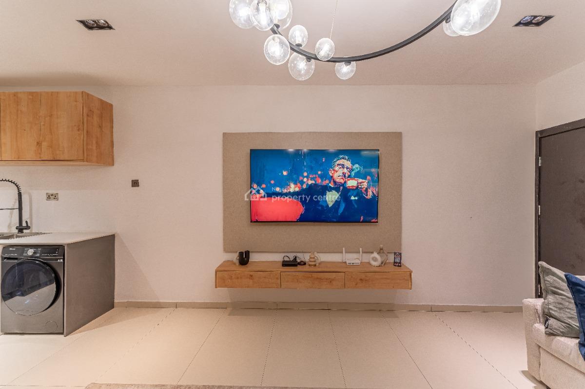 Luxury 2 Bedrooms Apartment, No. 14, Olori Muyibat Oyefusi Street, Lekki Phase 1, Lekki, Lagos, Flat / Apartment Short Let