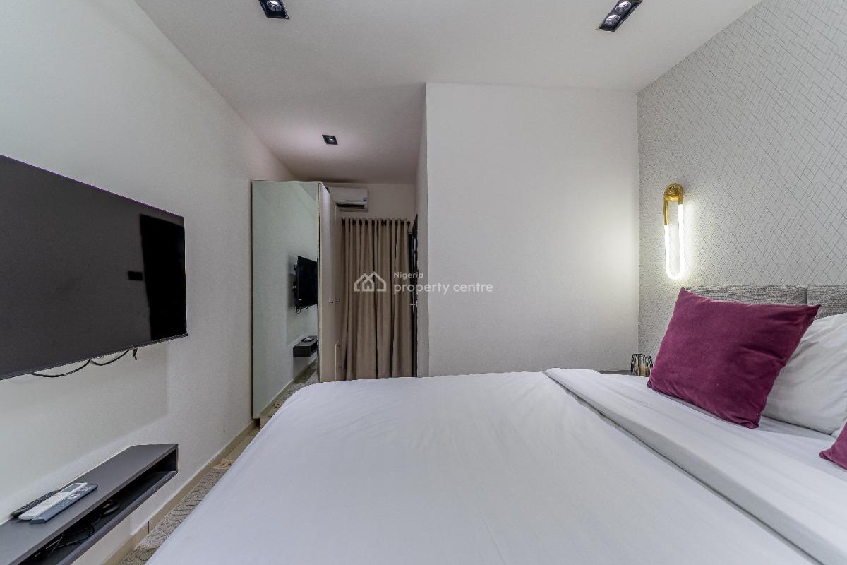 Luxury 2 Bedrooms Apartment, No. 14, Olori Muyibat Oyefusi Street, Lekki Phase 1, Lekki, Lagos, Flat / Apartment Short Let