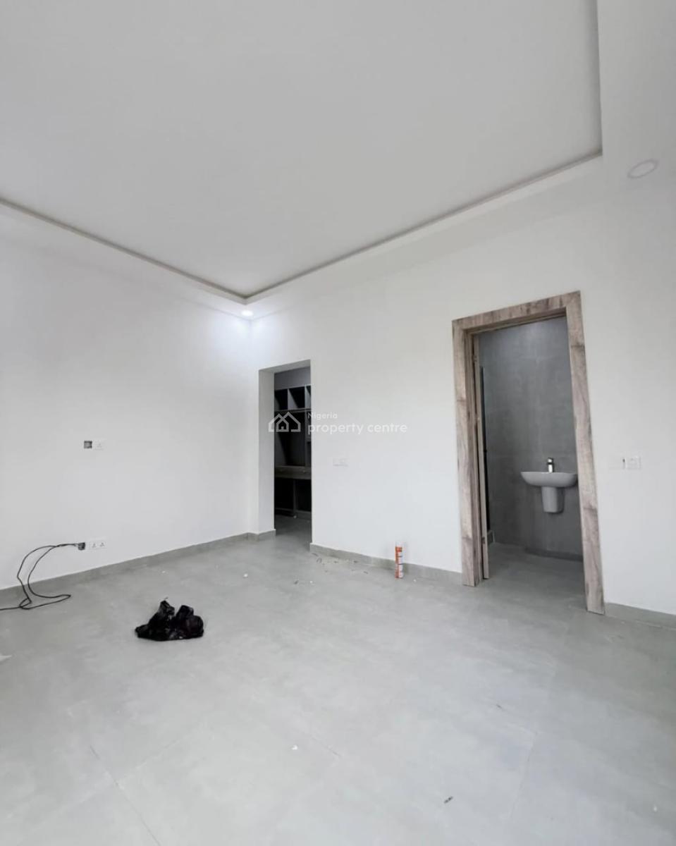 Luxurious 3 Bedroom with Bq, Lekki Phase 1, Lekki, Lagos, Flat / Apartment for Rent