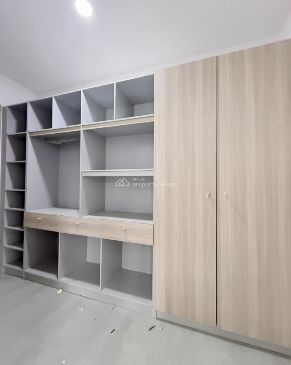 Luxurious 3 Bedroom with Bq, Lekki Phase 1, Lekki, Lagos, Flat / Apartment for Rent