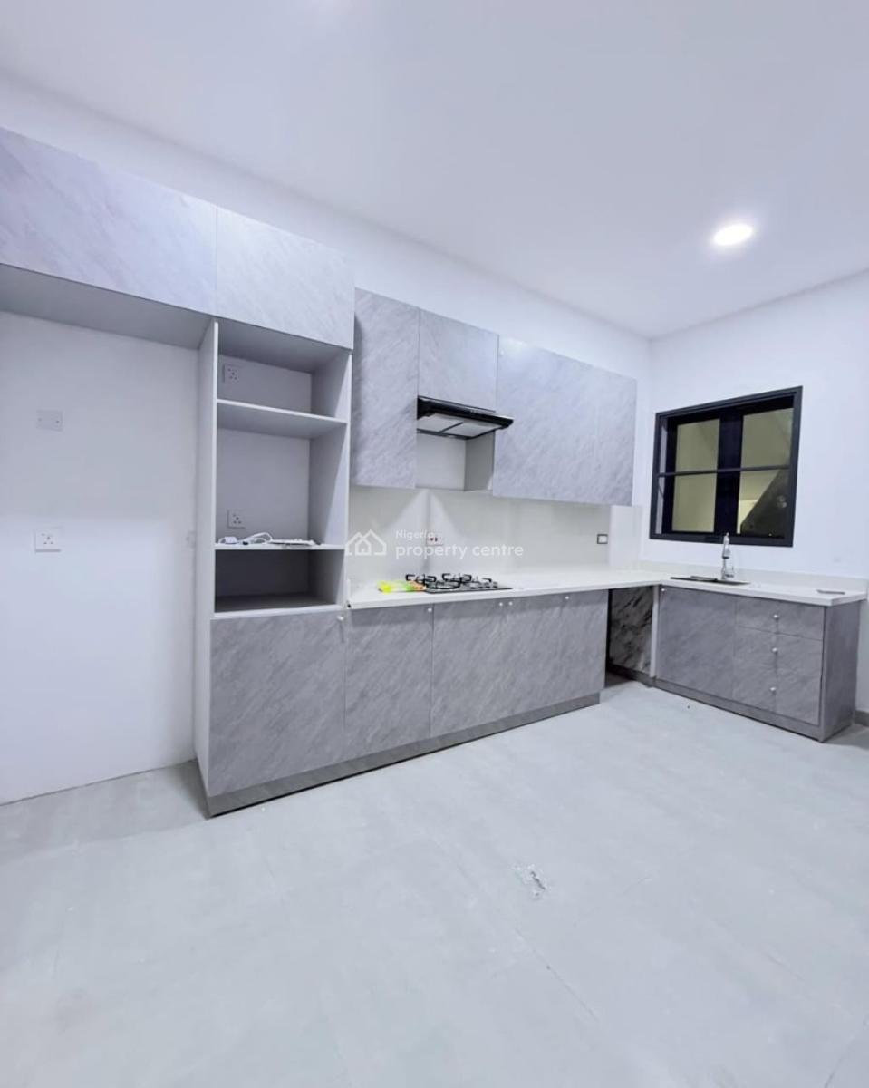 Luxurious 3 Bedroom with Bq, Lekki Phase 1, Lekki, Lagos, Flat / Apartment for Rent