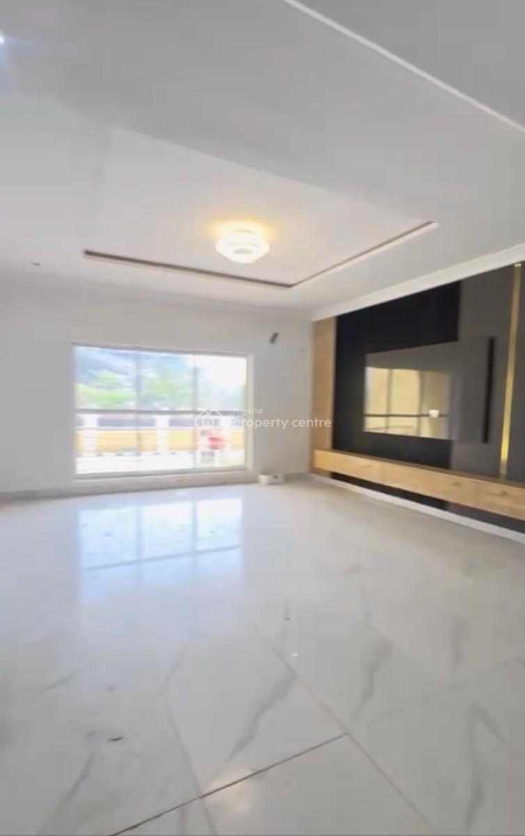 Luxury 3bedroom En-suite Flat, Tarred Road, Guzape Main, in an Estate, Guzape District, Abuja, Block of Flats for Sale