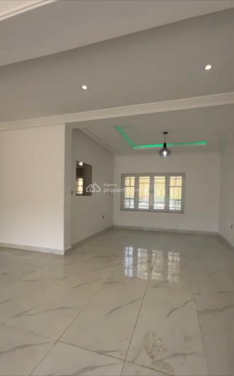 Luxury 3bedroom En-suite Flat, Tarred Road, Guzape Main, in an Estate, Guzape District, Abuja, Block of Flats for Sale