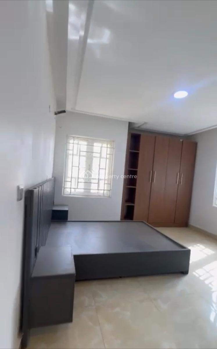 Luxury 3bedroom En-suite Flat, Tarred Road, Guzape Main, in an Estate, Guzape District, Abuja, Block of Flats for Sale