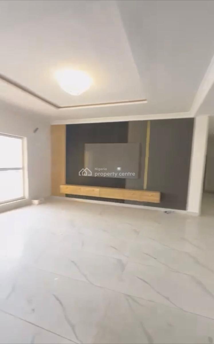 Luxury 3bedroom En-suite Flat, Tarred Road, Guzape Main, in an Estate, Guzape District, Abuja, Block of Flats for Sale