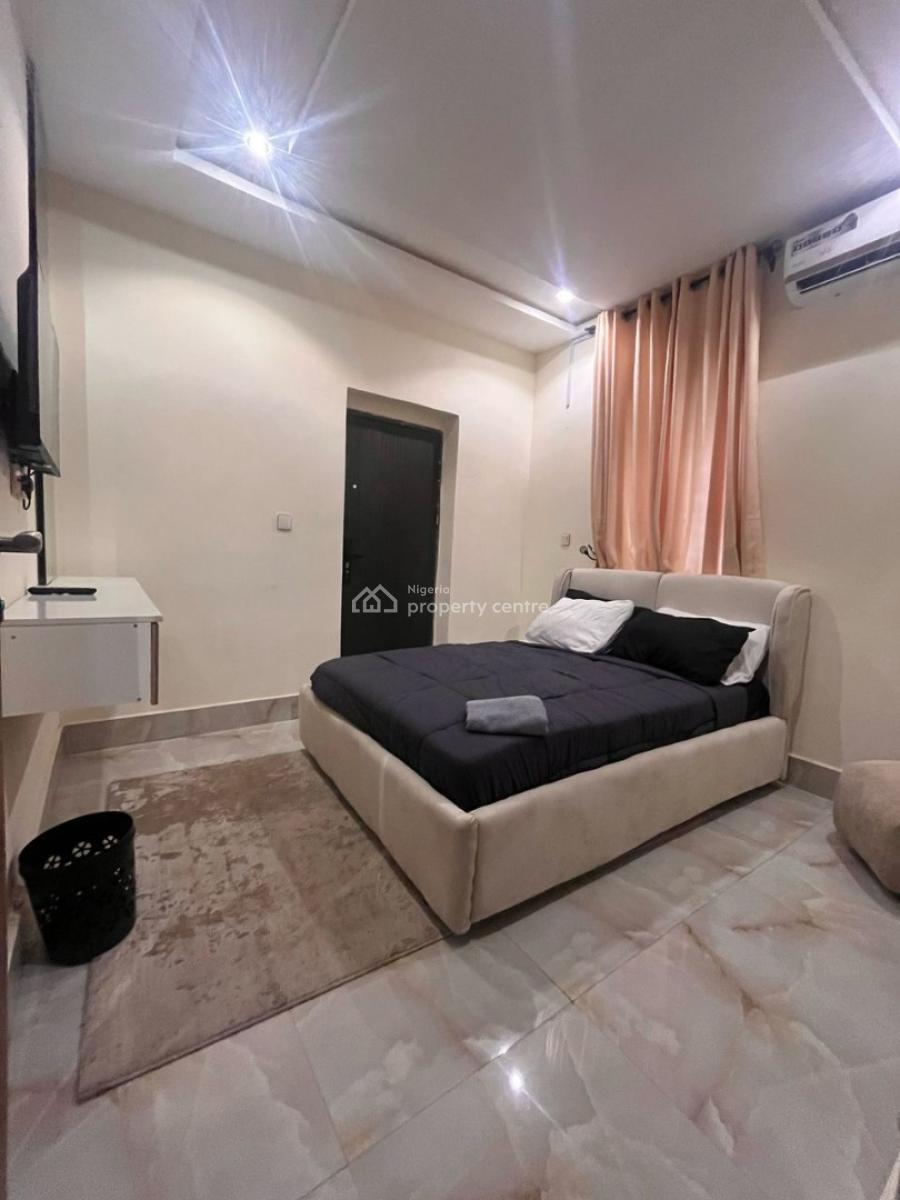 Femicadence 3 Bedroom with Balcony, Sluggers, Old Bodija, Ibadan, Oyo, Flat / Apartment Short Let