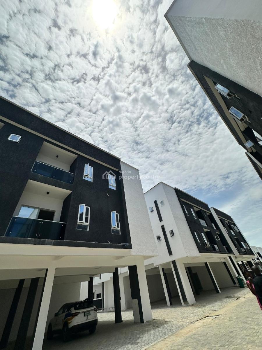 1 Bedroom Smart Apartment with Fitted Kitchen Perfect for Short-stays, in a Very Serene and Highly Secured Estate, Lekki Phase 2, Lekki, Lagos, Flat / Apartment for Sale