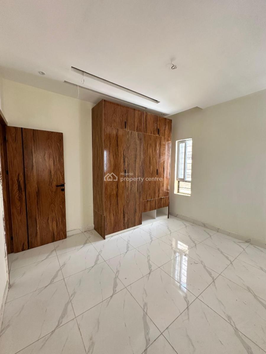 1 Bedroom Smart Apartment with Fitted Kitchen Perfect for Short-stays, in a Very Serene and Highly Secured Estate, Lekki Phase 2, Lekki, Lagos, Flat / Apartment for Sale