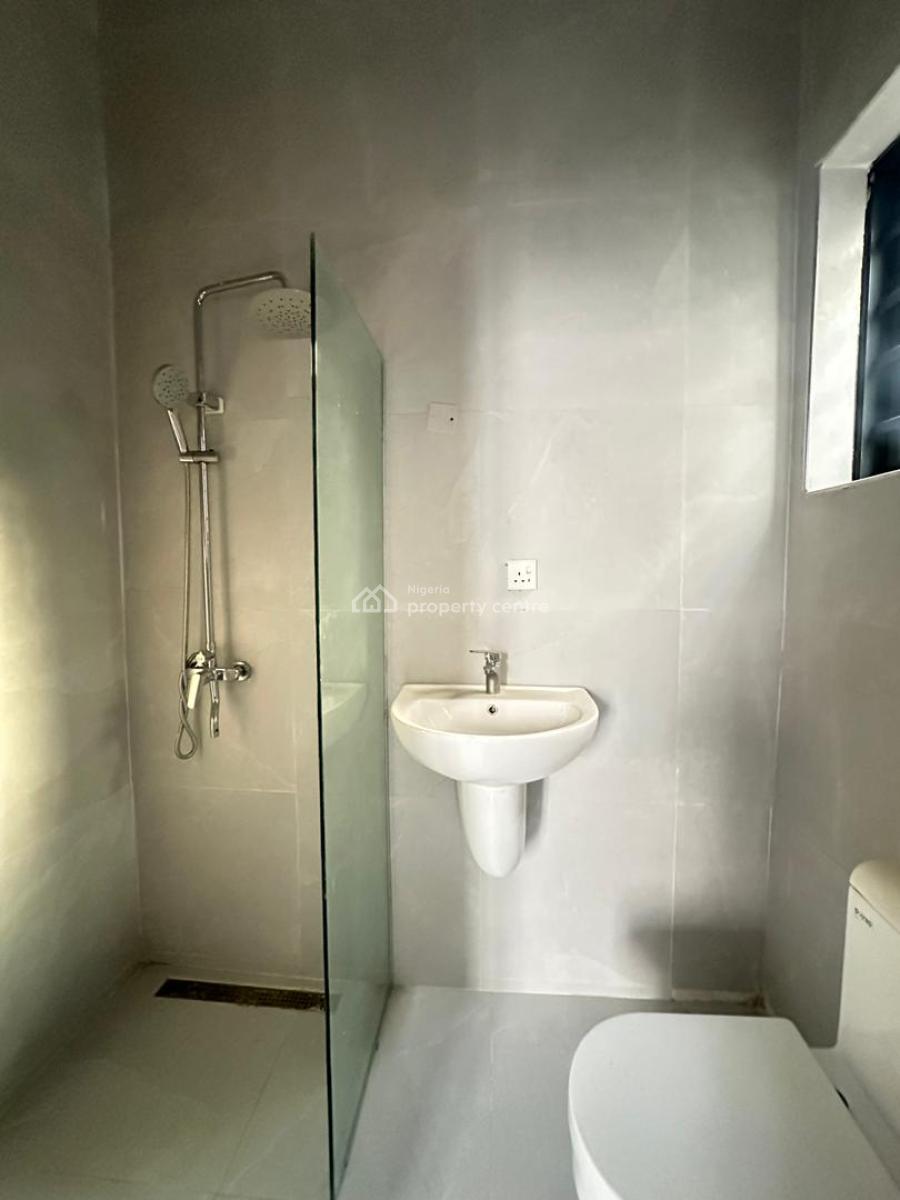 Well-built Luxury Spacious 5 Bedroom Fully Detached Duplex with Bq, Chevron, Lekki, Lagos, Detached Duplex for Sale