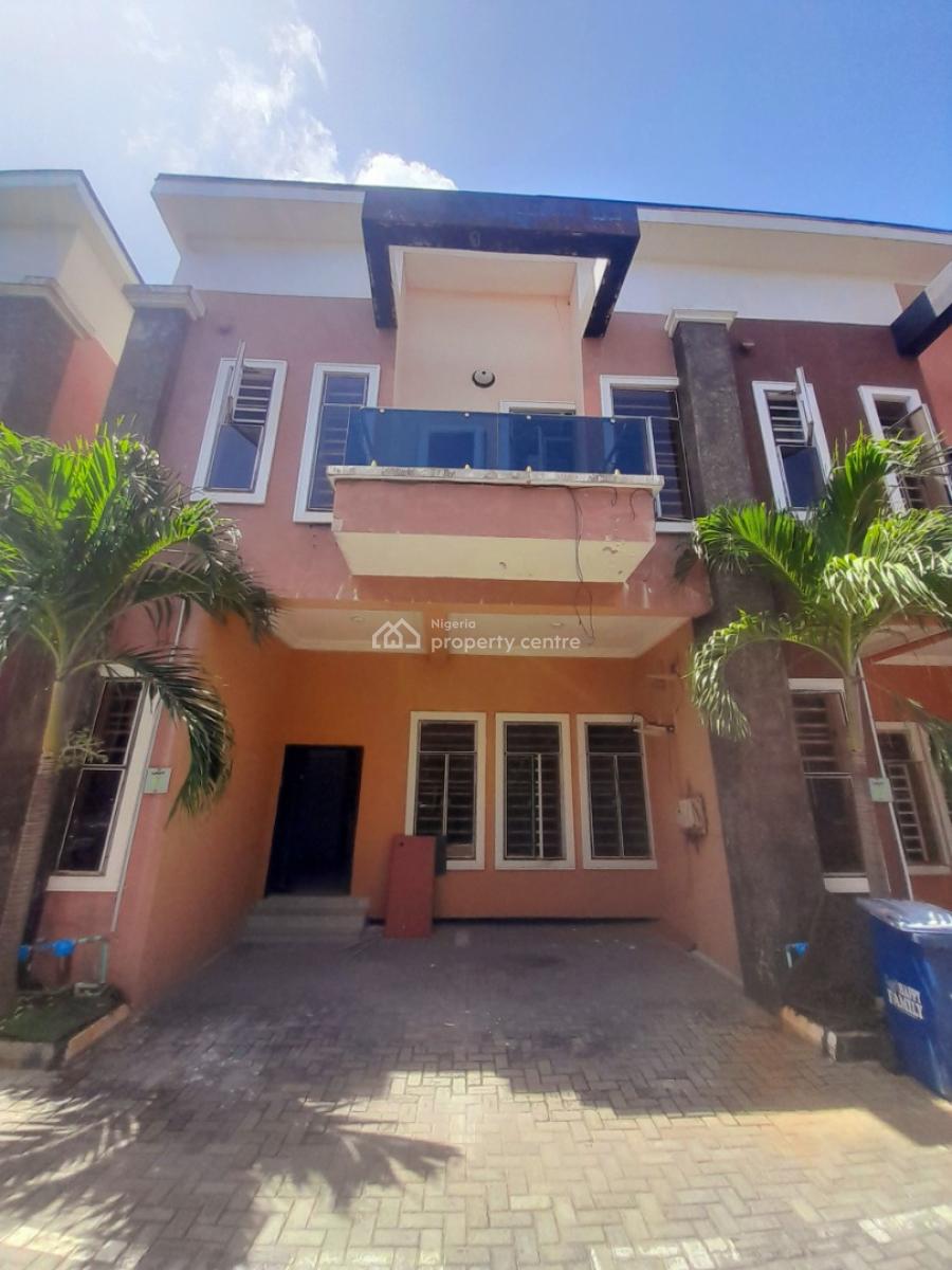 Masters Bedroom & Parlour (shared Apartment), Abiola Court 10, Chevron, Lekki, Lagos, Mini Flat (room and Parlour) for Rent