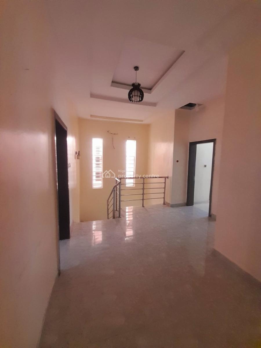 Masters Bedroom & Parlour (shared Apartment), Abiola Court 10, Chevron, Lekki, Lagos, Mini Flat (room and Parlour) for Rent