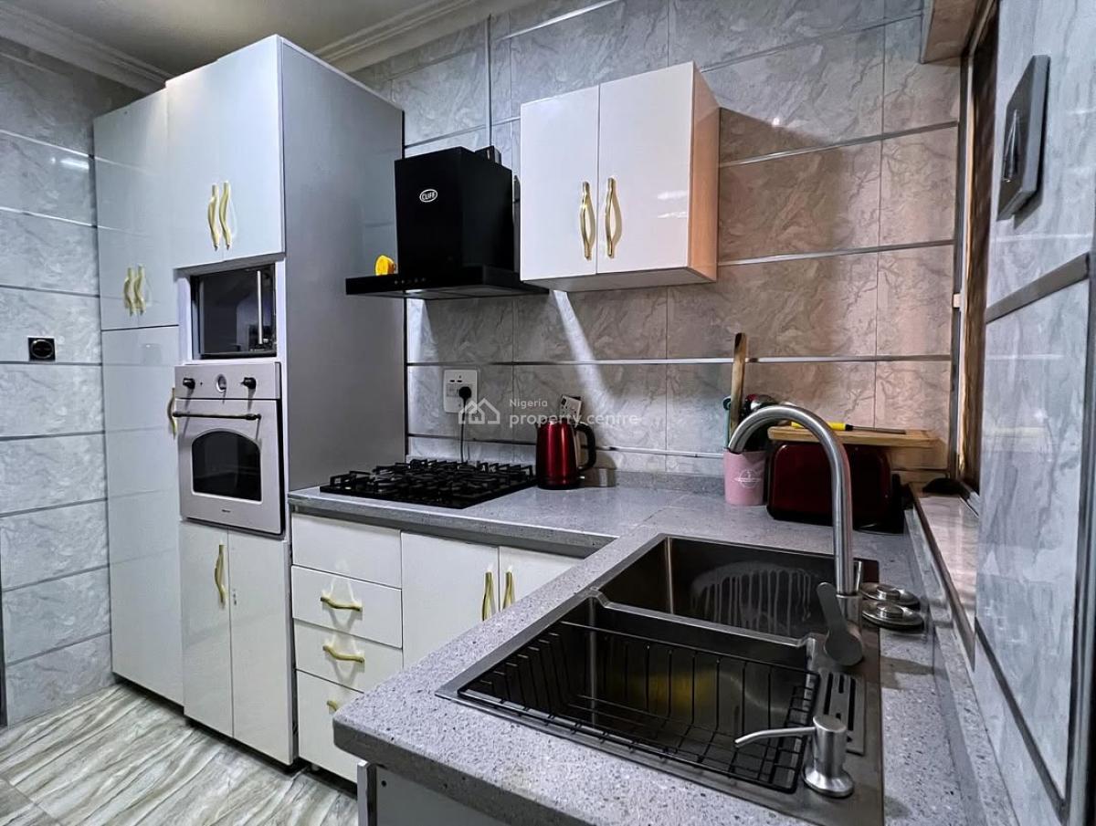 Femicadence 3 Bedroom in Serene Environment, Ring Road, Challenge, Ibadan, Oyo, Flat / Apartment Short Let