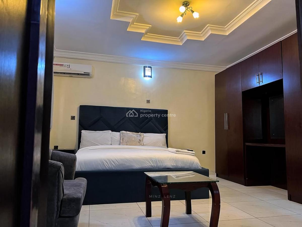 Femicadence 3 Bedroom in Serene Environment, Ring Road, Challenge, Ibadan, Oyo, Flat / Apartment Short Let