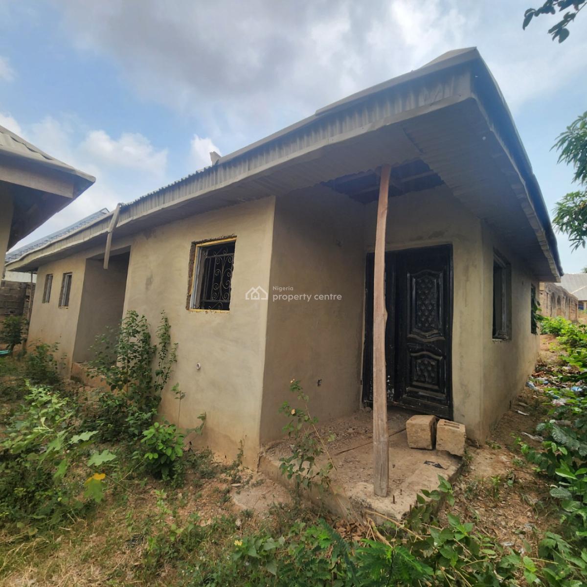 Standard 3 Units of 2 Bedroom Flat and 3 Units of Room/parlor Self-contain, Soka, Ibadan, Oyo, Block of Flats for Sale