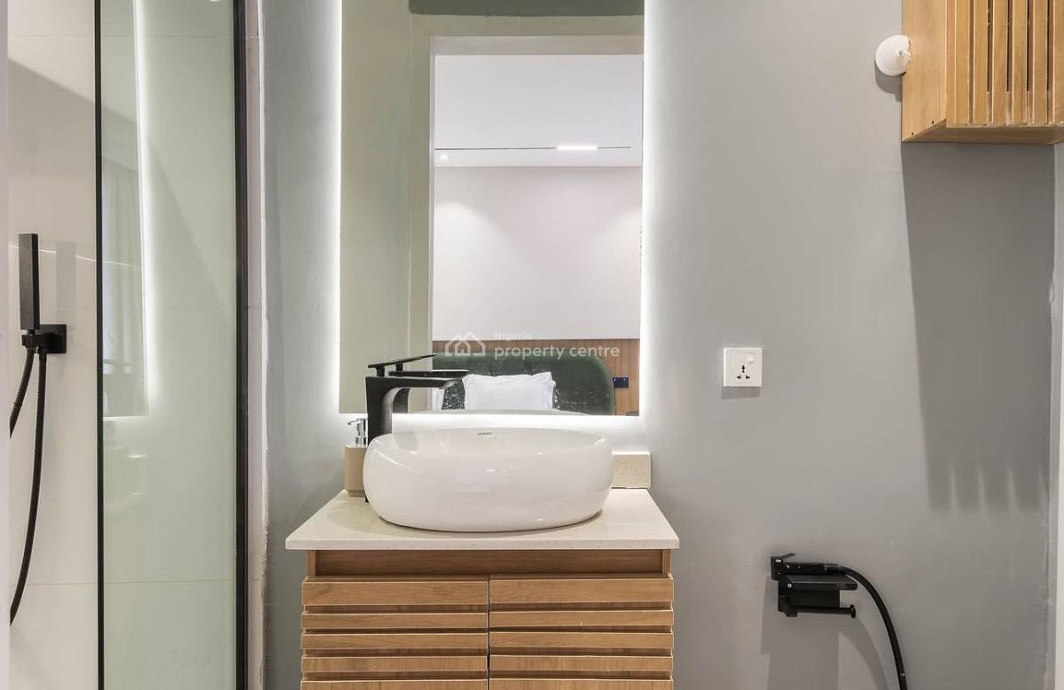 2 Bedroom Apartment, Lekki Phase 1, Lekki, Lagos, Flat / Apartment Short Let