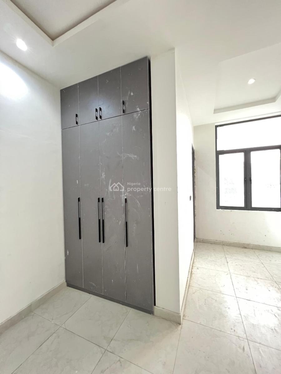 Spacious 2 Bedroom Apartment with  Bq, Swimming Pool, Gym and Elevator, Lekki Phase 1, Lekki, Lagos, Flat / Apartment for Sale