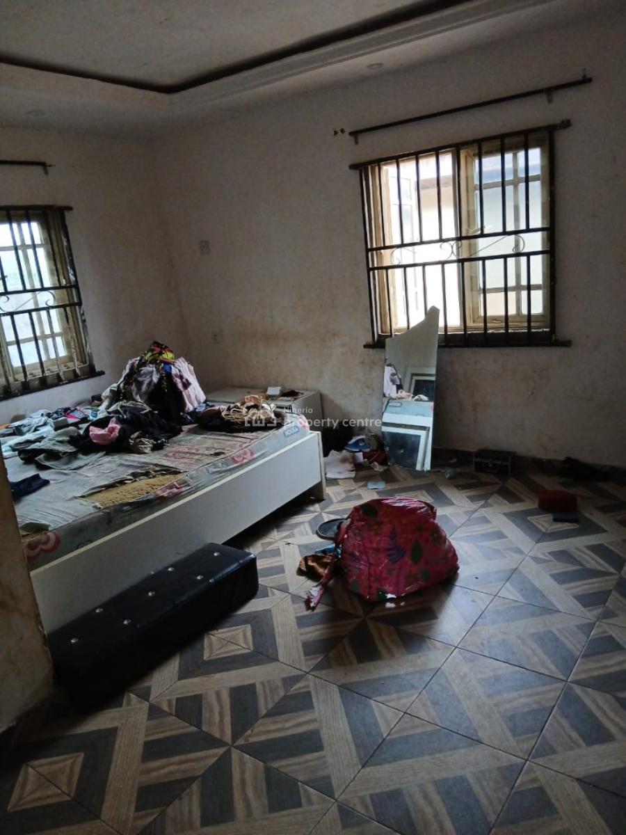 a Spacious 3-bedroom Bungalow All Rooms En-suite with 2 Shops., Golden Estate, Oremeji Street., Ikorodu, Lagos, Detached Bungalow for Sale