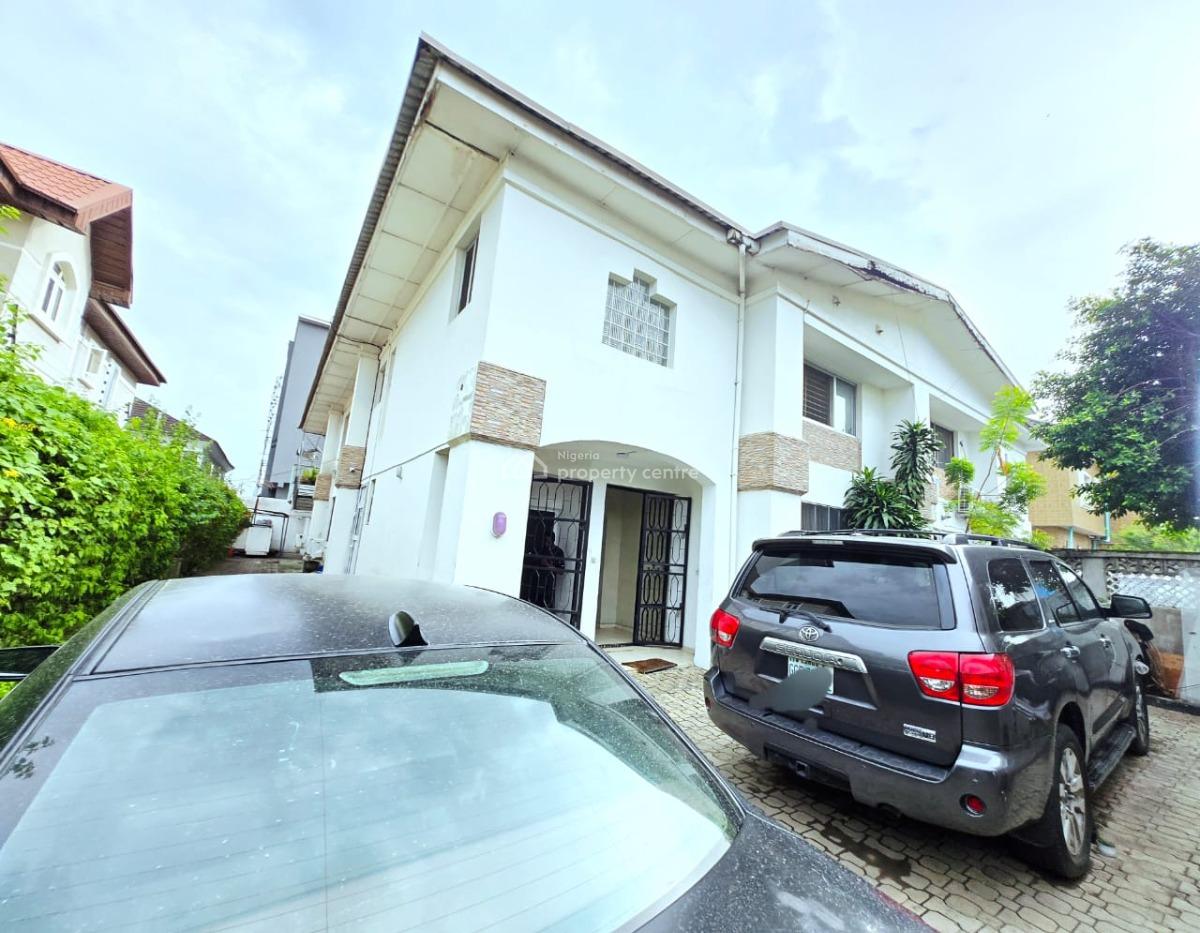 Spacious 3 Bedroom Apartment with Bq, Lekki Phase 1, Lekki, Lagos, Office Space for Rent