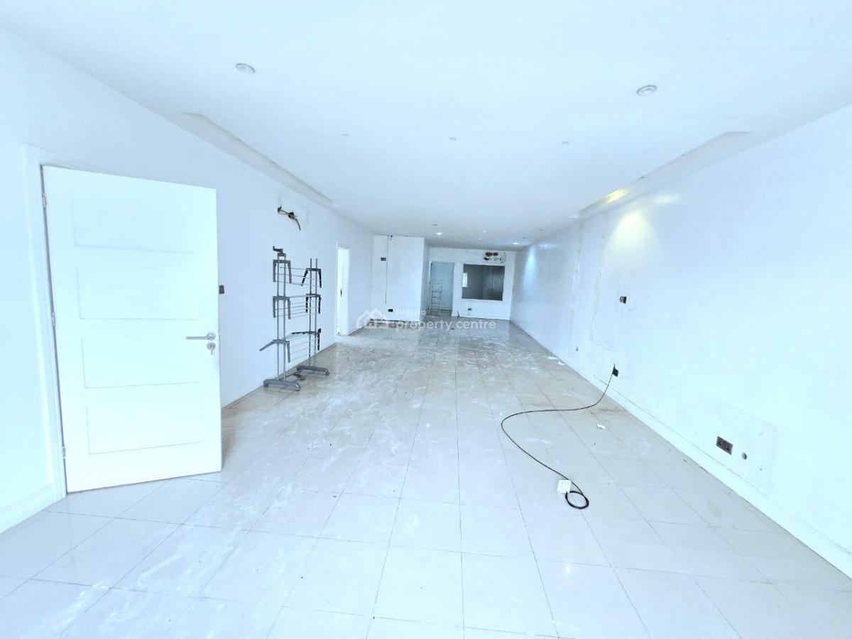 Spacious 3 Bedroom Apartment with Bq, Lekki Phase 1, Lekki, Lagos, Office Space for Rent