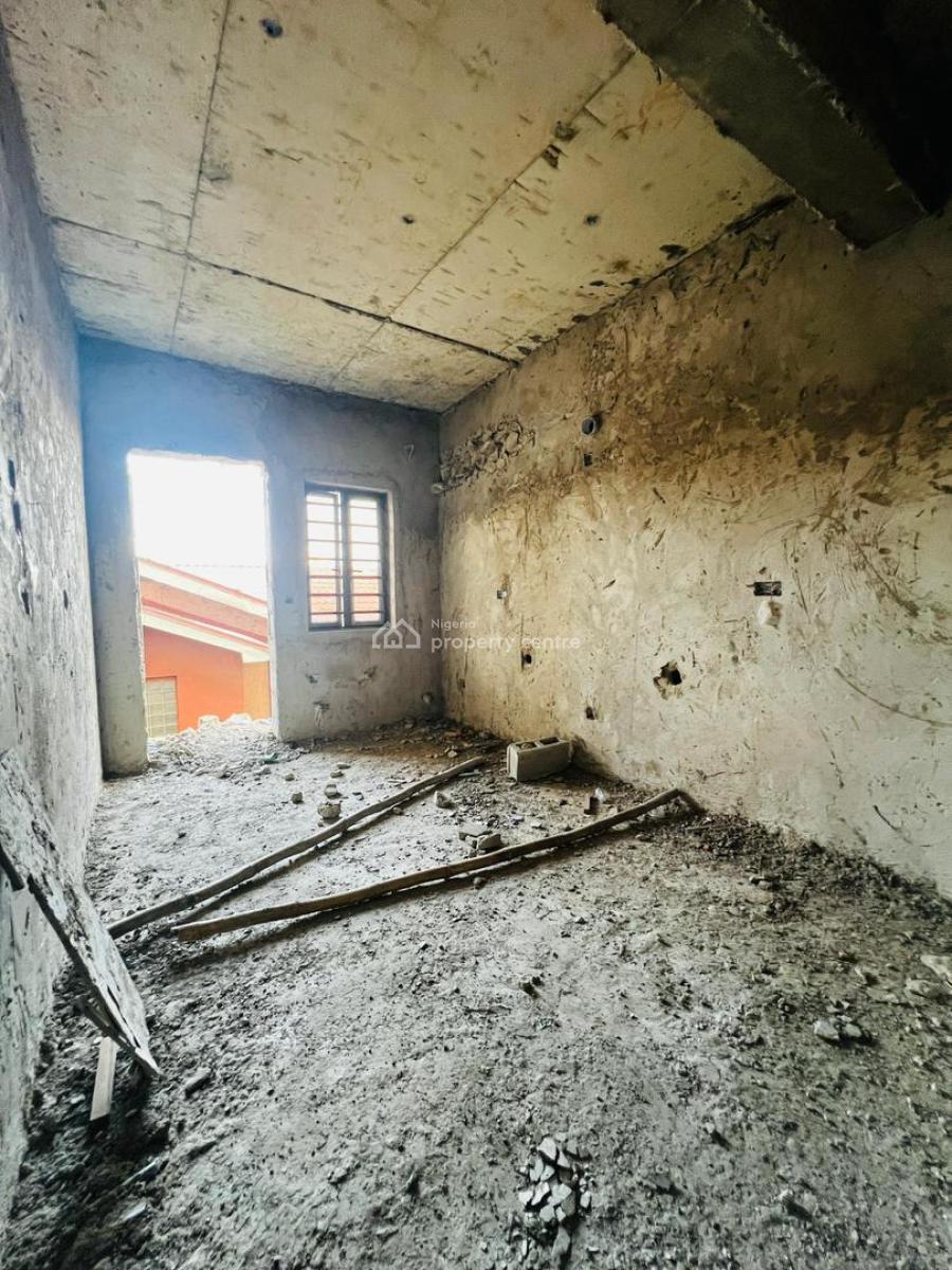 Exquisitely Built 2 Bedroom Apartment, Adeniyi Jones, Ikeja, Lagos, Block of Flats for Sale