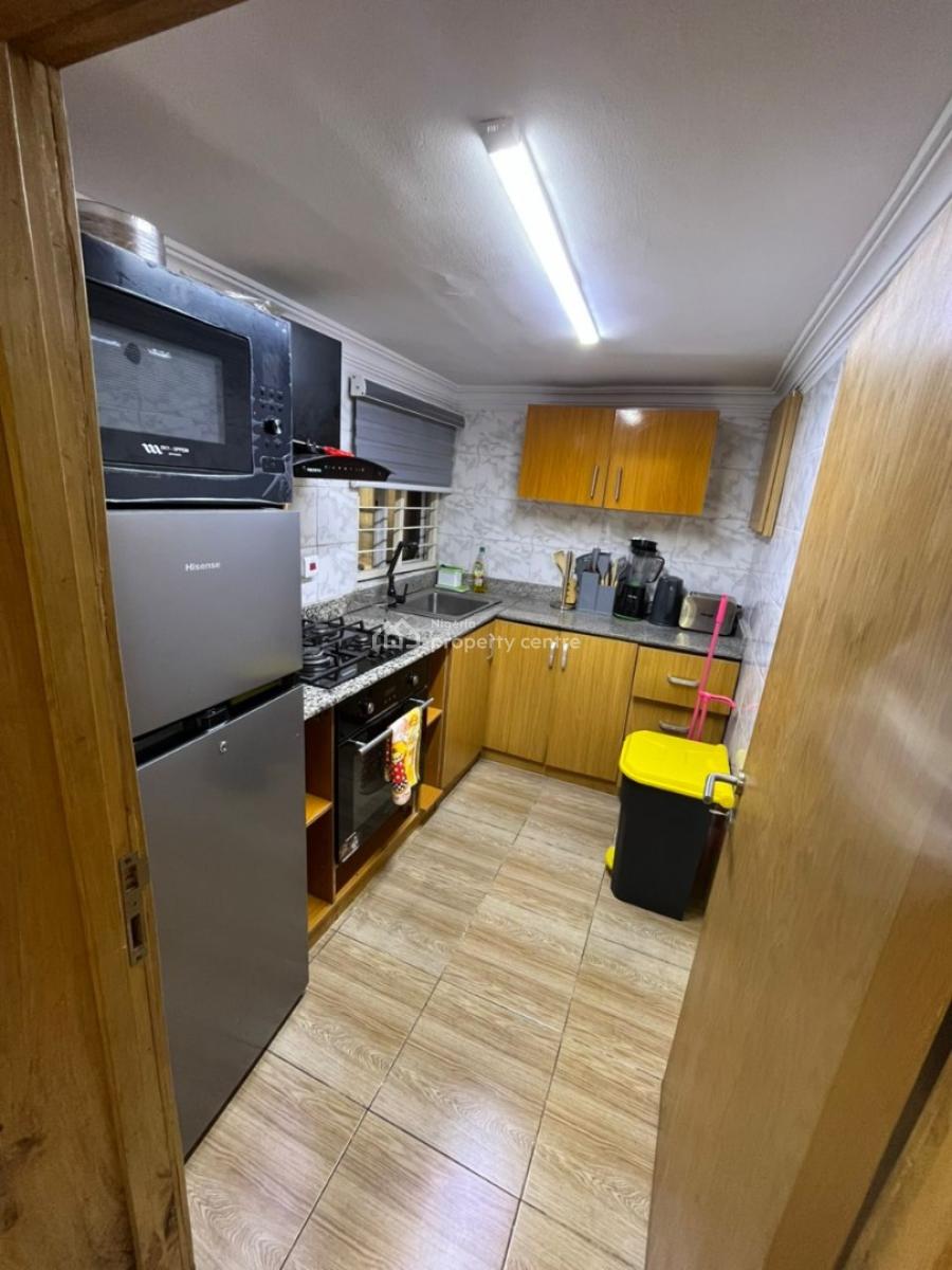 2 Bedroom Fully Equipped Kitchen - Fitted Wardrobes - Neatly Finished, Ikeja Gra, Ikeja, Lagos, Flat / Apartment for Sale