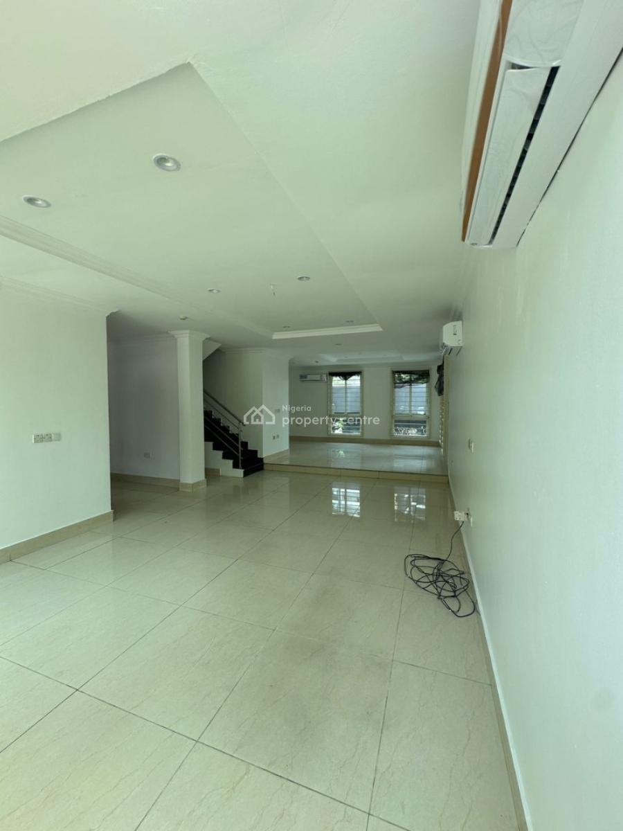 Spacious Well Maintained 3-bedroom Maisonette + Bq, Old Ikoyi, Ikoyi, Lagos, Flat / Apartment for Rent