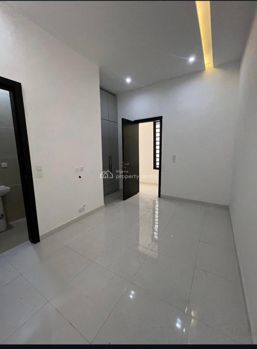 5 Bedroom House with a Pool and Bq, Ajah, Lagos, Detached Duplex for Sale