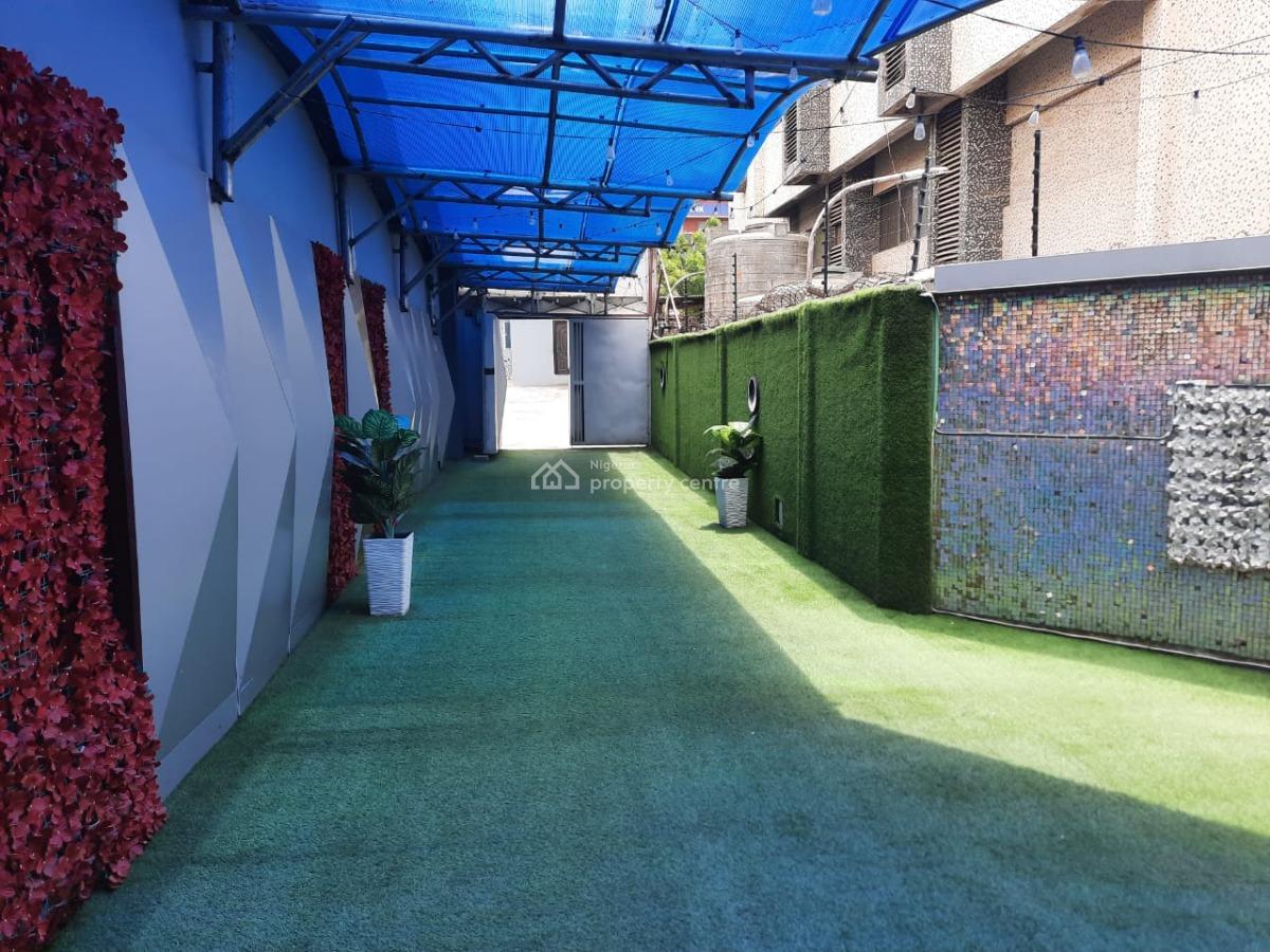 Functional Bar/lounge, Opebi, Ikeja, Lagos, Restaurant / Bar for Rent