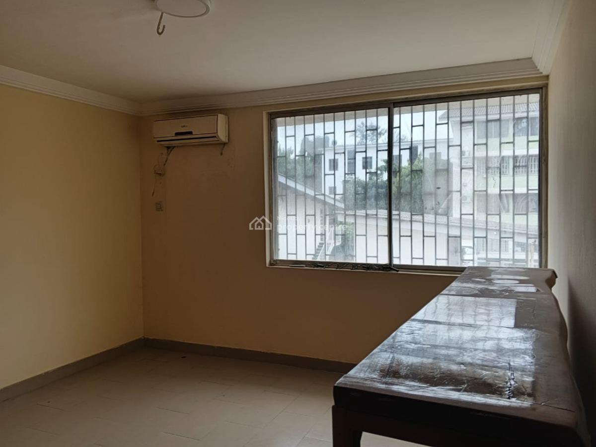 Unfurnished  3 Bedroom Apartment with Bq, Ikeja Gra, Ikeja, Lagos, Flat / Apartment for Rent