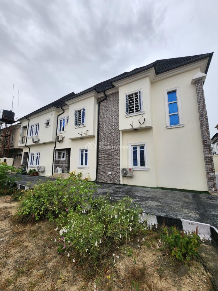 Mini Flat (room and Parlour) in a Serene Neighbourhood - Upstairs, Ologolo, Lekki, Lagos, Mini Flat (room and Parlour) for Rent