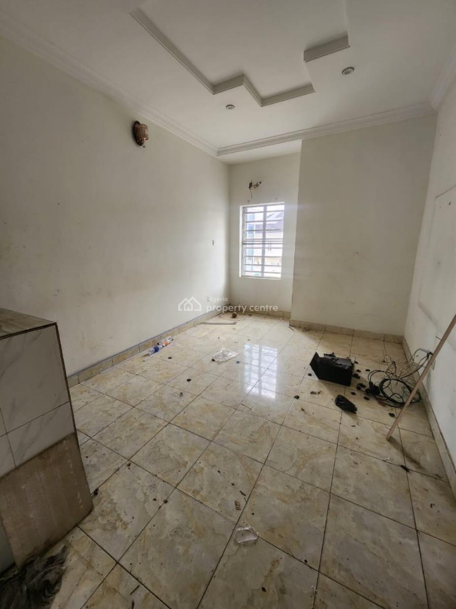 Mini Flat (room and Parlour) in a Serene Neighbourhood - Upstairs, Ologolo, Lekki, Lagos, Mini Flat (room and Parlour) for Rent