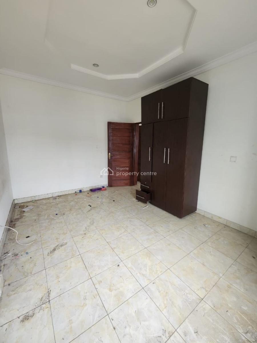 Mini Flat (room and Parlour) in a Serene Neighbourhood - Upstairs, Ologolo, Lekki, Lagos, Mini Flat (room and Parlour) for Rent