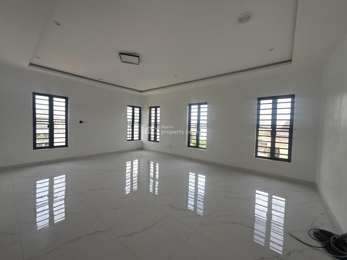 5 Bedroom Detached Available, Osapa, Lekki, Lagos, Terraced Duplex for Sale