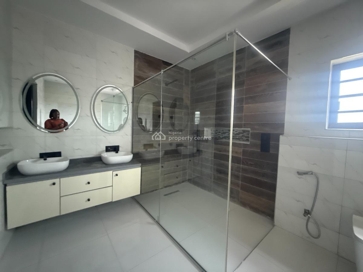 5 Bedroom Detached Available, Osapa, Lekki, Lagos, Terraced Duplex for Sale