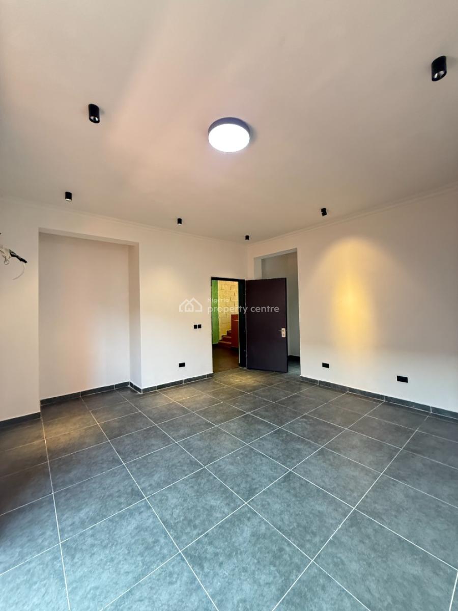 Brand New  3  Bedroom Service Apartment, Lekki Phase 1, Lekki, Lagos, Flat / Apartment for Sale