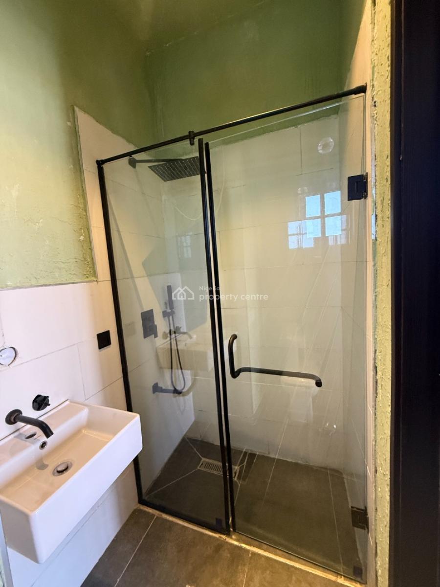 Brand New  3  Bedroom Service Apartment, Lekki Phase 1, Lekki, Lagos, Flat / Apartment for Sale