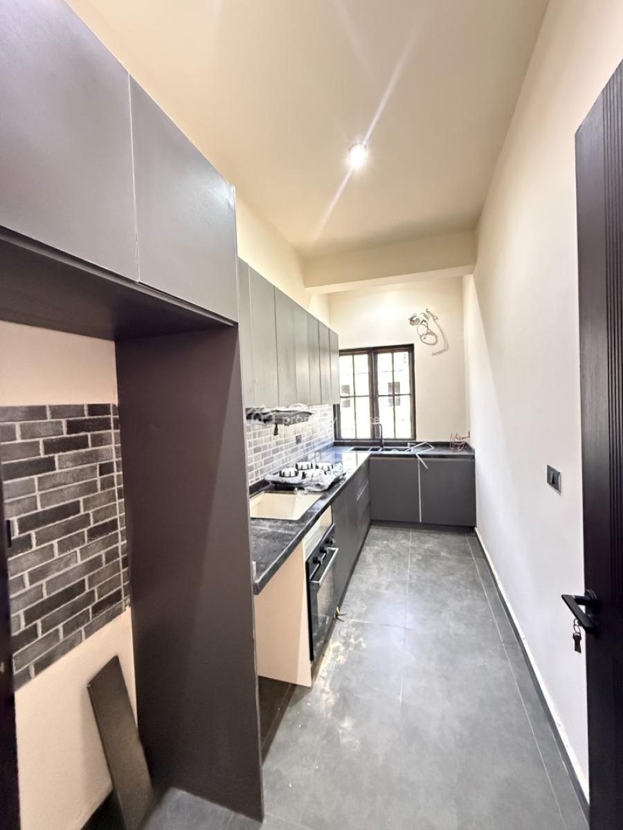 Brand New  3  Bedroom Service Apartment, Lekki Phase 1, Lekki, Lagos, Flat / Apartment for Sale