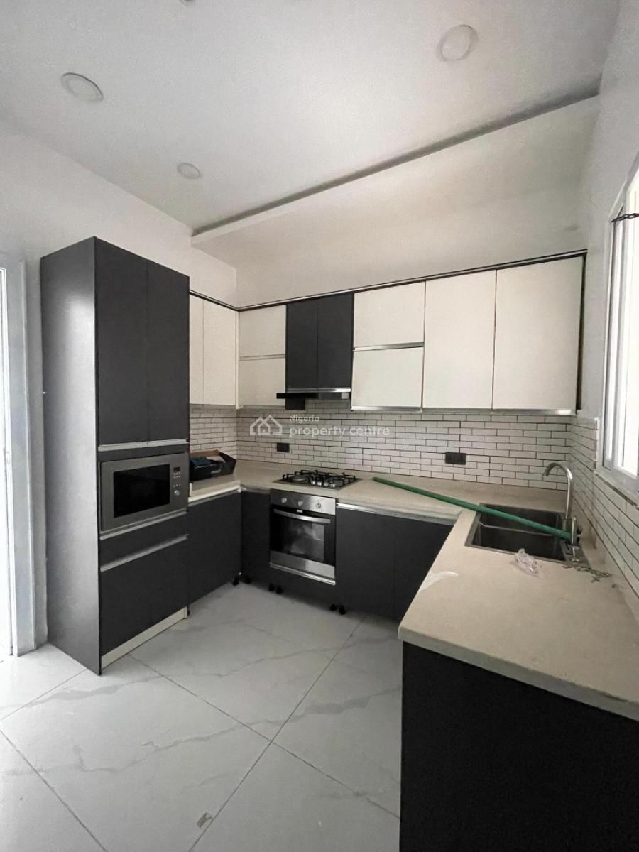 𝐁𝐄𝐀𝐔𝐓𝐈𝐅𝐔𝐋 4 𝐁𝐄𝐃𝐑𝐎𝐎𝐌 𝐒𝐄𝐌𝐈 𝐃𝐄𝐓𝐀𝐂𝐇𝐄𝐃, Lekki Phase 1, Lekki, Lagos, Semi-detached Duplex for Rent