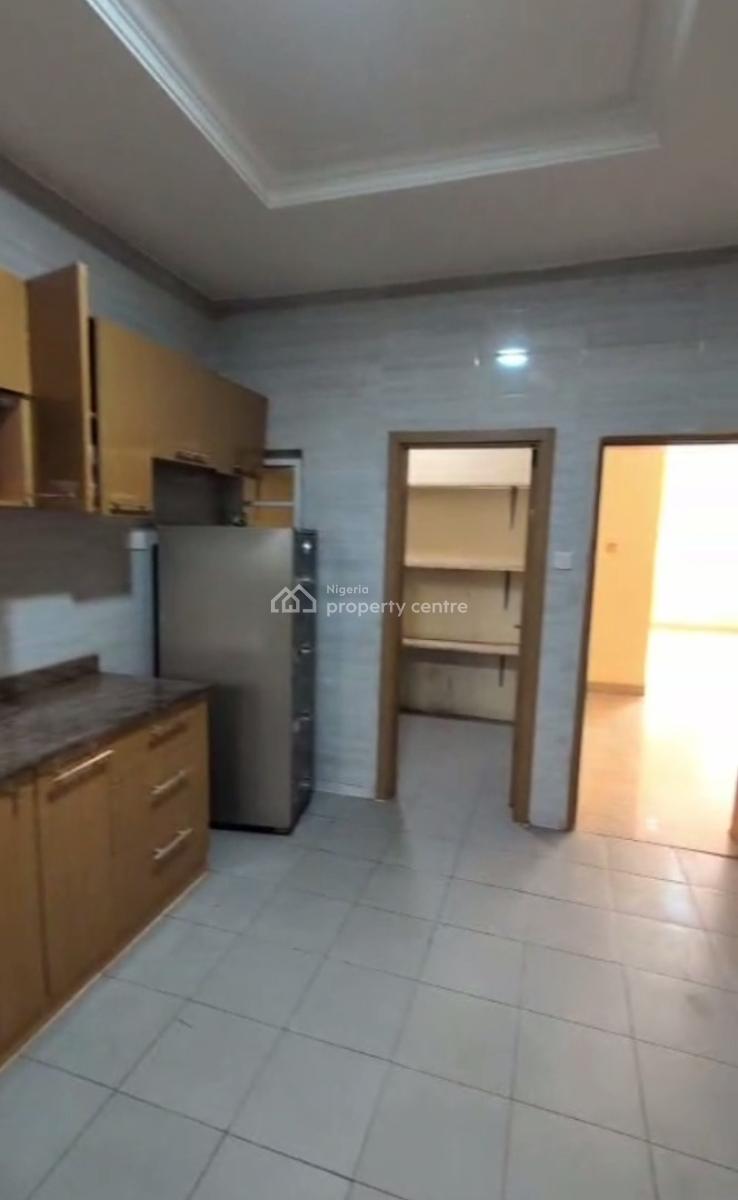 Standard Spacious Tastefully Built 3 Bedroom Terrace Duplex with Bq, Maitama District, Abuja, Terraced Duplex for Rent