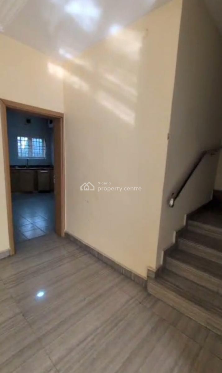 Standard Spacious Tastefully Built 3 Bedroom Terrace Duplex with Bq, Maitama District, Abuja, Terraced Duplex for Rent