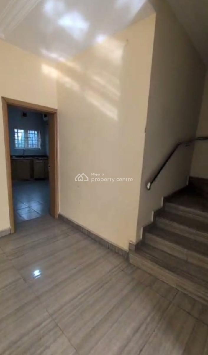 Standard Spacious Tastefully Built 3 Bedroom Terrace Duplex with Bq, Maitama District, Abuja, Terraced Duplex for Rent
