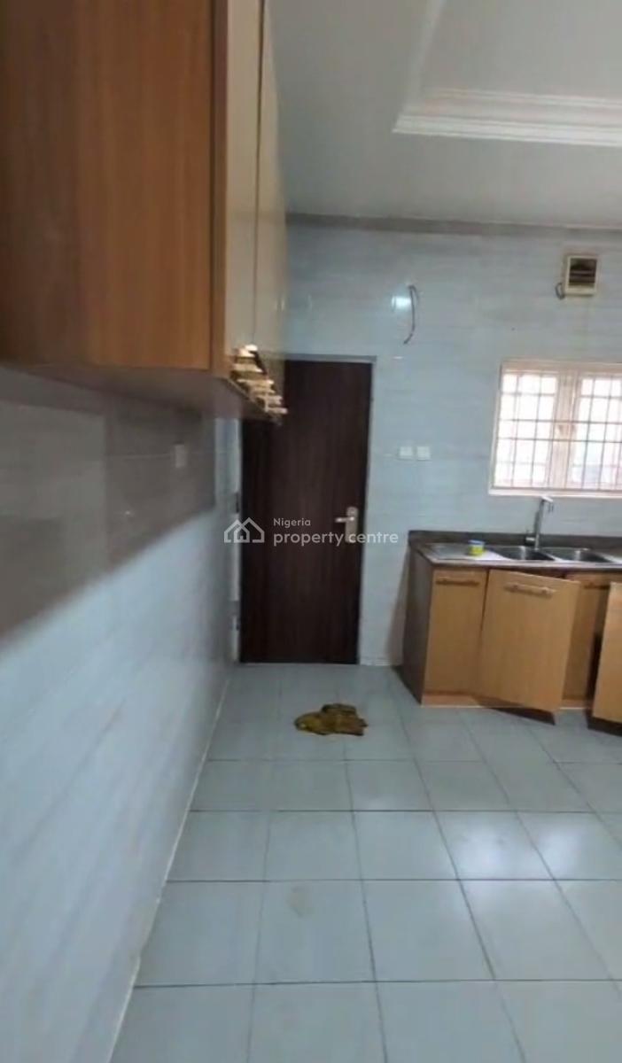 Standard Spacious Tastefully Built 3 Bedroom Terrace Duplex with Bq, Maitama District, Abuja, Terraced Duplex for Rent