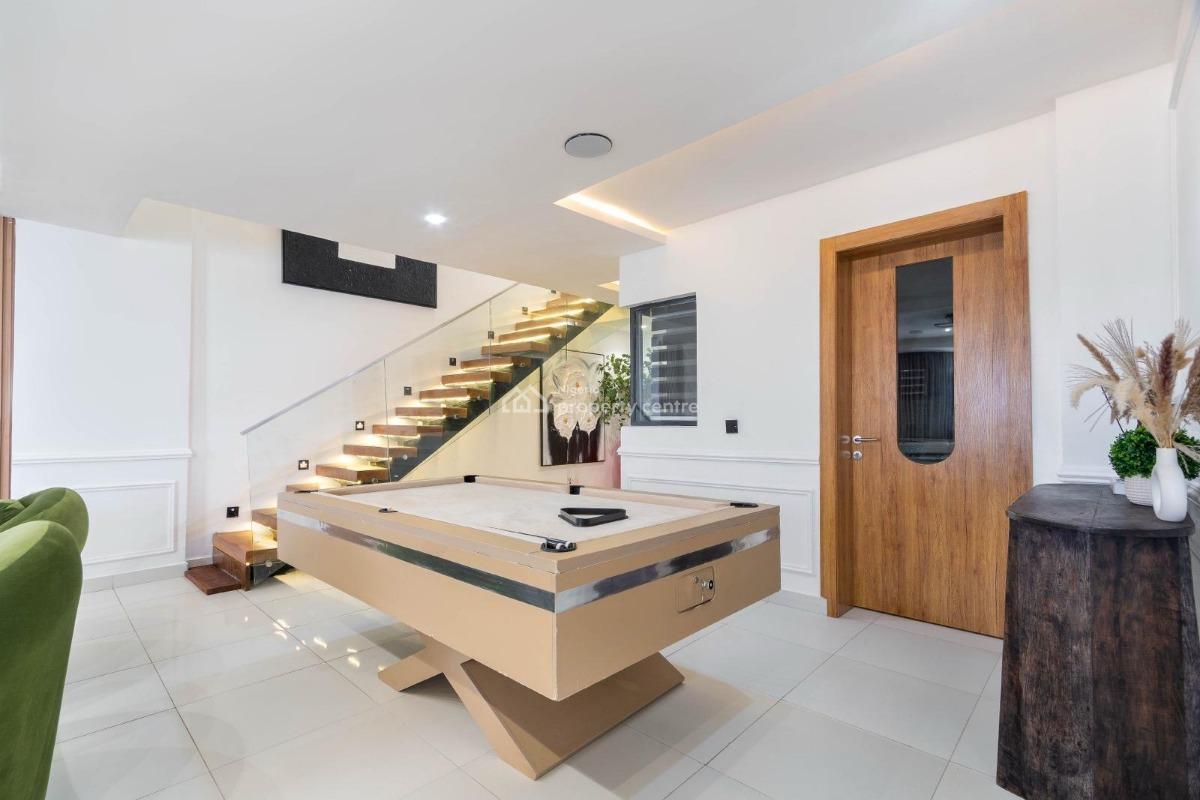 3 Bedroom Masionette Apartment, Lekki Phase 1, Lekki, Lagos, Flat / Apartment Short Let