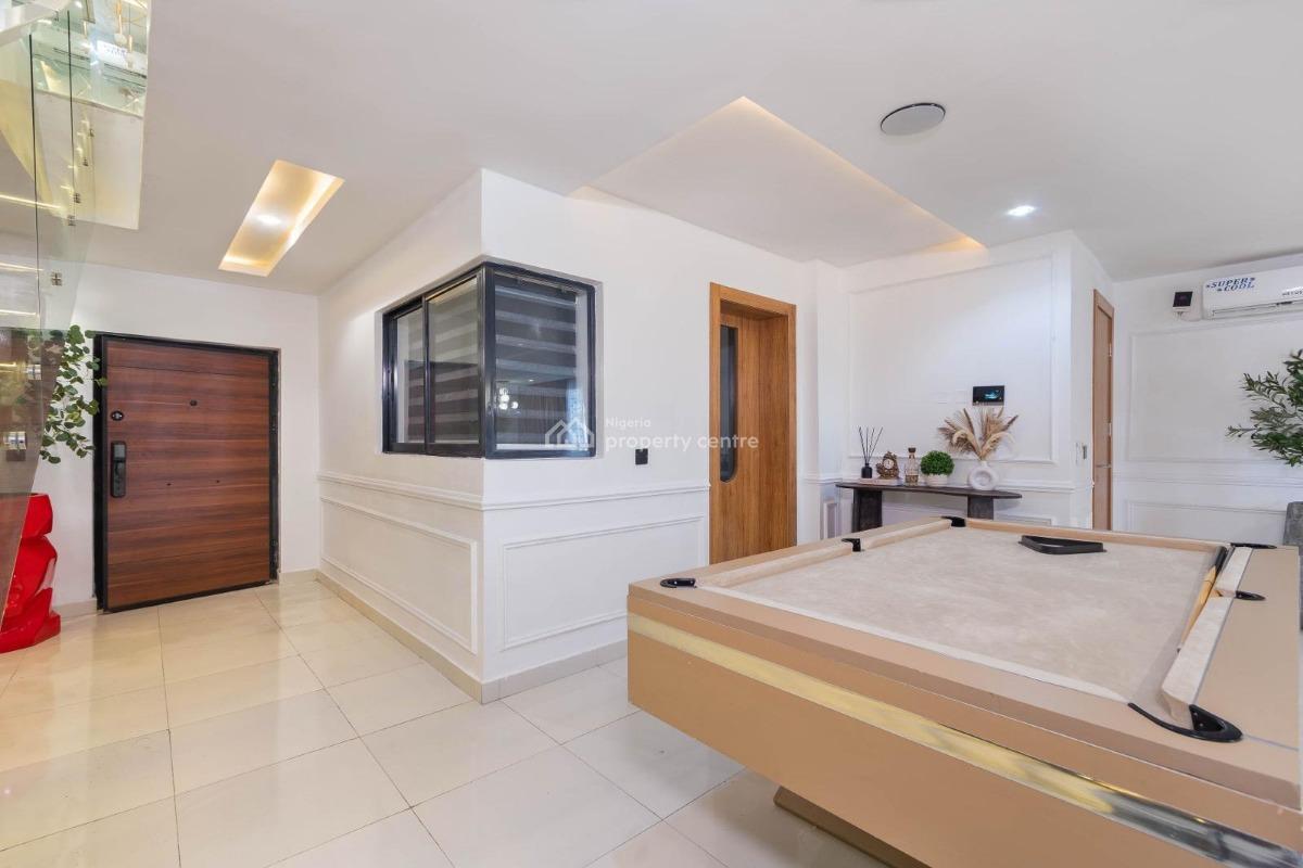 3 Bedroom Masionette Apartment, Lekki Phase 1, Lekki, Lagos, Flat / Apartment Short Let