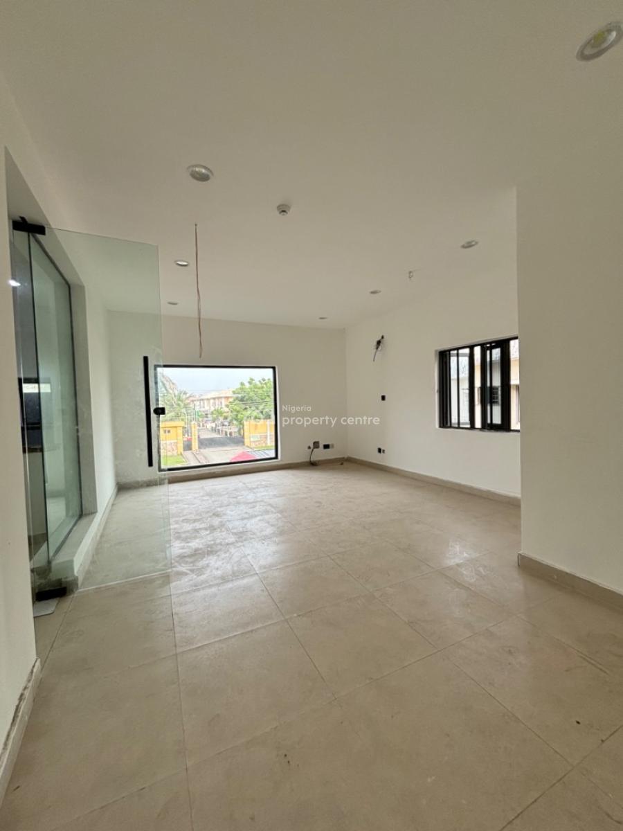 Shop Space Facing The Road, Lekki Phase 1, Lekki, Lagos, Plaza / Complex / Mall for Rent