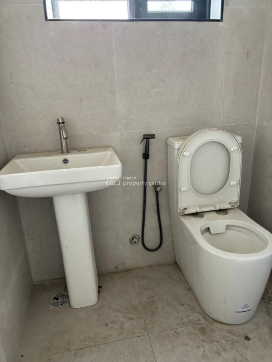 Shop Space Facing The Road, Lekki Phase 1, Lekki, Lagos, Plaza / Complex / Mall for Rent