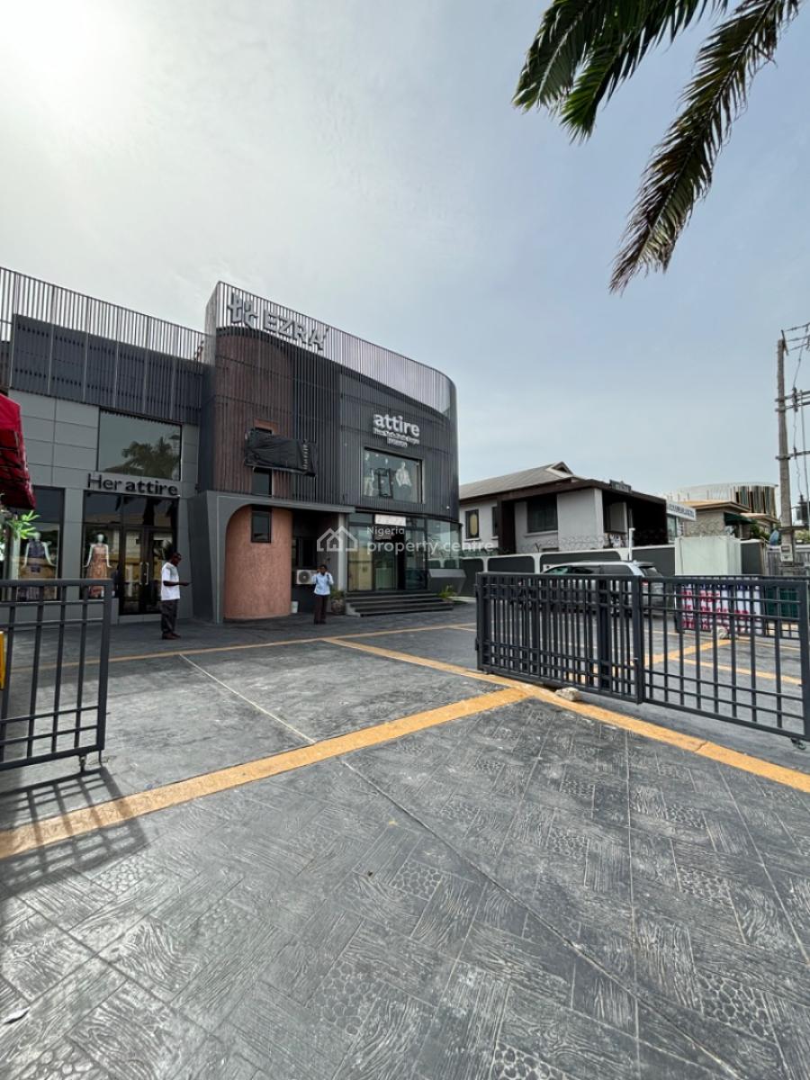 Shop Space Facing The Road, Lekki Phase 1, Lekki, Lagos, Plaza / Complex / Mall for Rent